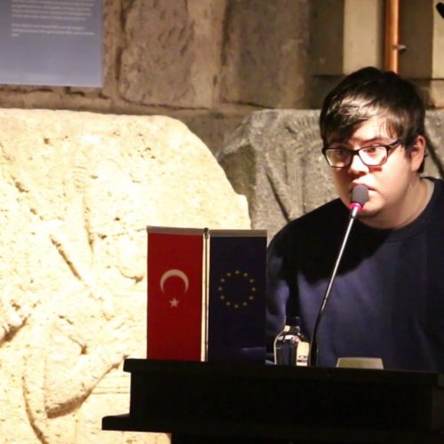 عن الأبحاث الاستراتيجية 12 جوناثان فنتون هارفي